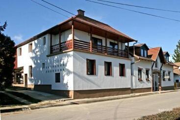 Bed and Breakfast Credo Panzió