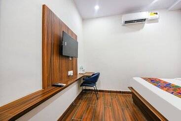 Hotel Fabexpress City Walk