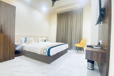 Отель Anant Resort