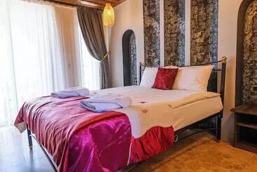 Hotel Alika Castle House
