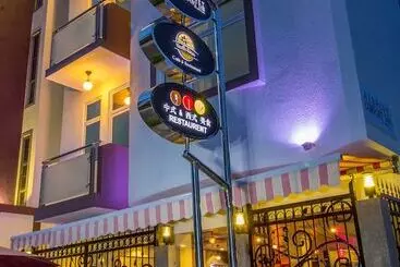 Hotel Airport Comfort Inn Premium