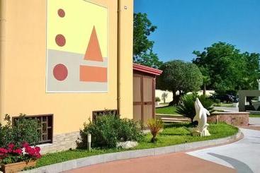 בית מלון כפרי Ginevra