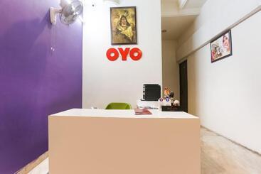 Oyo 30615 Hotel Rock Inn