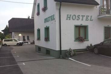 هاستل Mama's House