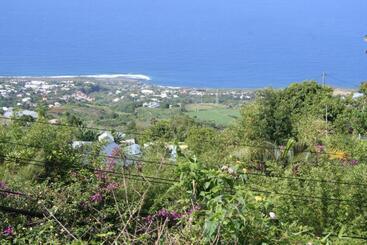 تختخواب و صبحانه Chez Mamie