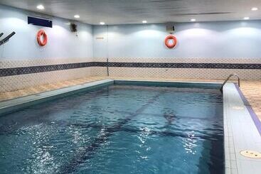 בית מלון כפרי Florida Inn