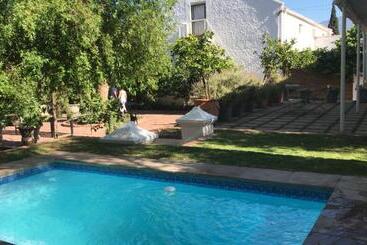 مبيت وإفطار Epistay