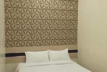 בית מלון כפרי Alor Gajah