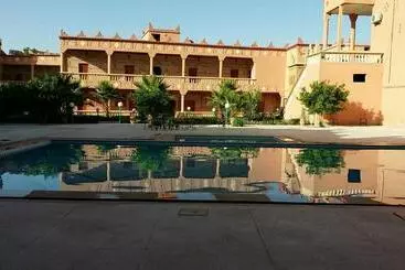 Hotelli Mandar Saghrou Tazakhte