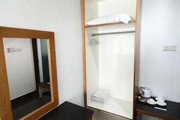 בית מלון כפרי Marine Bay