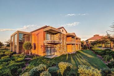 Отель Royal Marang