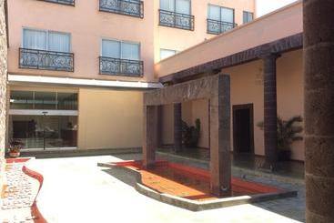 בית מלון כפרי Candiles