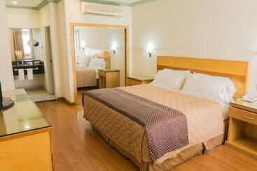 Hotell Santiago Plaza