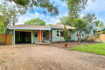 کلبه Idyllic Sarasota Home W/ Yard: 2 Mi To Beach!