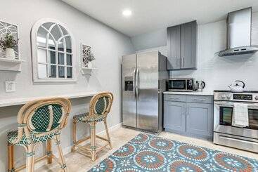 بيت ريفى Idyllic Sarasota Home W/ Yard: 2 Mi To Beach!