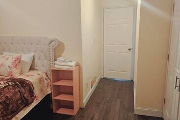 פנסיון Travelers Long Stay Wit Private Bathroom