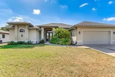 Mökkimajoitus Waterfront Port Charlotte Home   5 Mi To Beach!