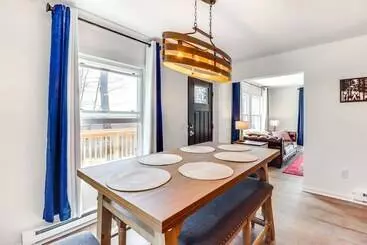 Mökkimajoitus Family Friendly Albrightsville Cabin: Deck & Views