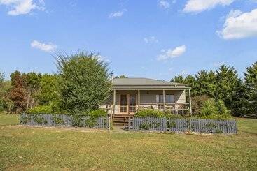 Stayau Sunset Cottage 2br Farm Retreat