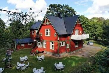 Alingsã¥s Vandrarhem   Villa Plantaget   Hostel