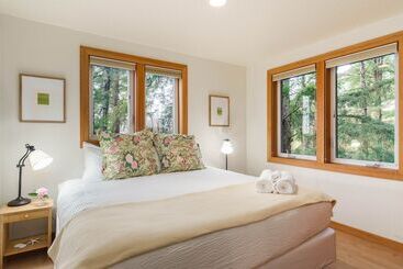 コテージ Seagrove By Avantstay Treetop Haven W/ Coastal Views