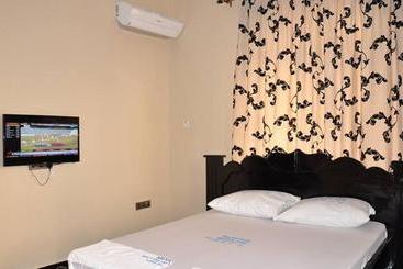 تختخواب و صبحانه Itetemia Royal Inn