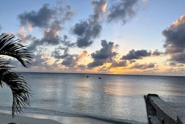 Отель Osprey Beach