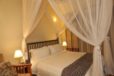 هتل Victoria Forest Resort