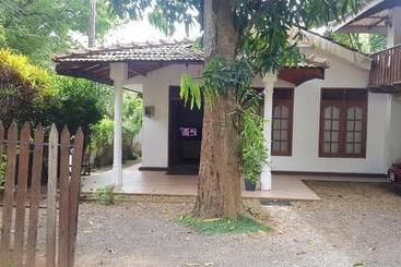 צימר Aragorn Villa