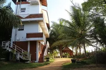 Bed & Breakfast Lonely Beach Resort Tangalle