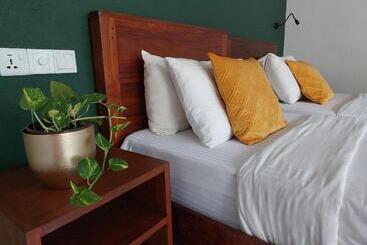 Отель Weligama Ocean Breeze