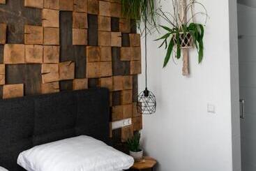 Wolf Hotel Kitchen & Bar