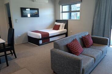 37 The Landing Motel