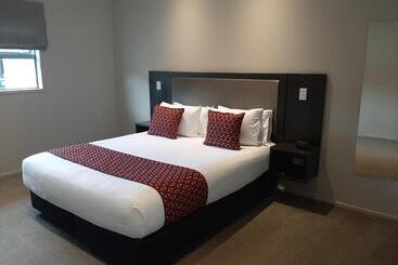 37 The Landing Motel