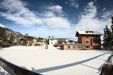 Hotel Chalet Speciale Hostel