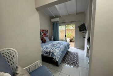 Majatalo No 20 On The Beach Guesthouse