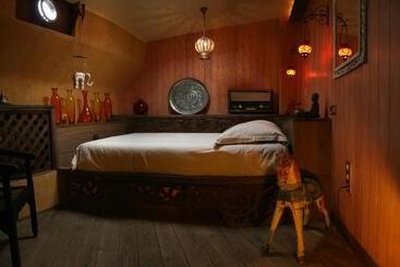 Bed and Breakfast Boat  Opoe Sientje