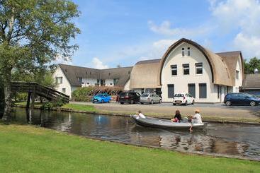 Отель Giethoorn