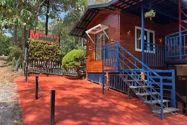 Hotelli Mannath Private Pool Villas At Vellarimala