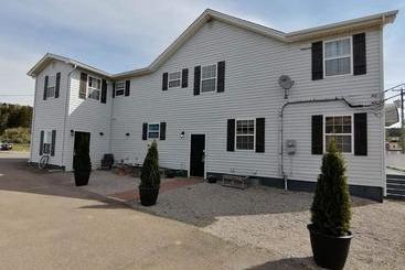 Bed and Breakfast Captain's Inn