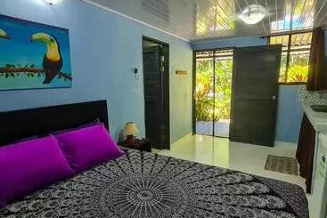 Retkeilymaja Cabina Azul In Bejuco Beach With Queen Bed But No Air Conditioning