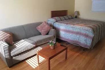 Beach Grove Motel