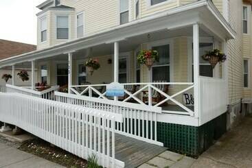 ベッドアンドブレックファースト At The Harbourfront