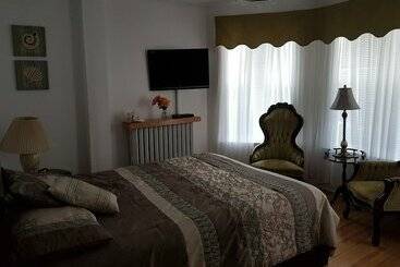 Bed & Breakfast At The Harbourfront