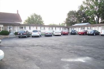 Canadiana Motel