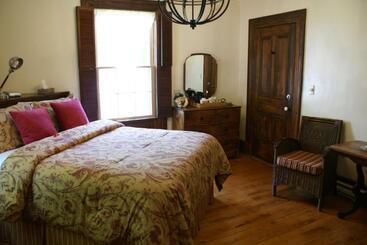 Fisherman's Daughter B&b