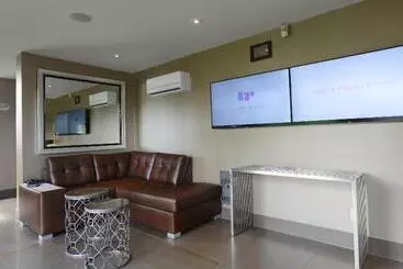 Le Fabreville Motel & Suites
