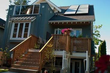 Suite Dreams Vancouver Bed And Breakfast