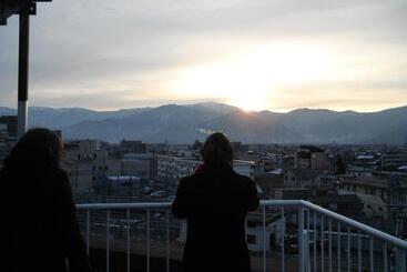 Auberge Hôtelière Local Knot Backpackers Moritomizu