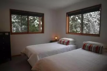 هتل Bears Den Mountain Lodge